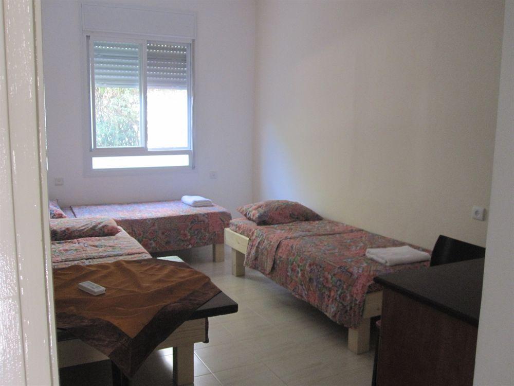 Ga'Aton Motel Нахария Екстериор снимка