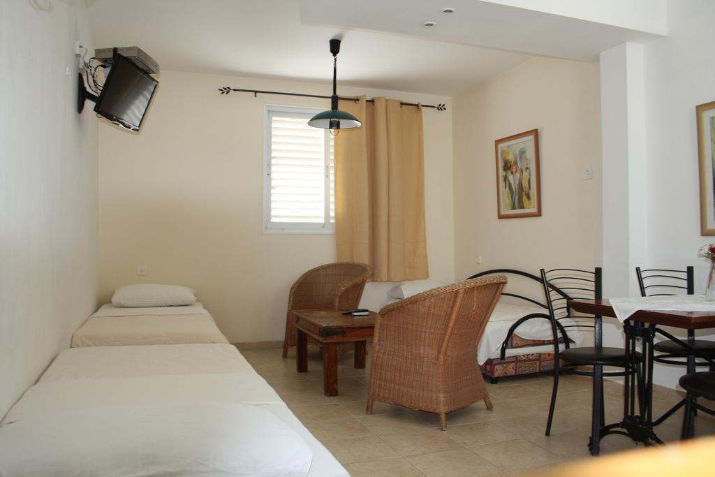 Ga'Aton Motel Нахария Екстериор снимка