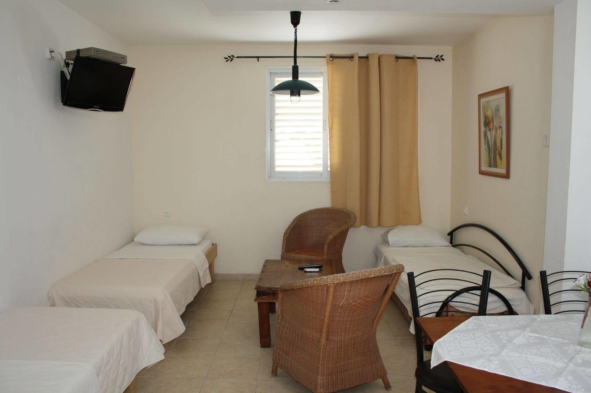Ga'Aton Motel Нахария Екстериор снимка