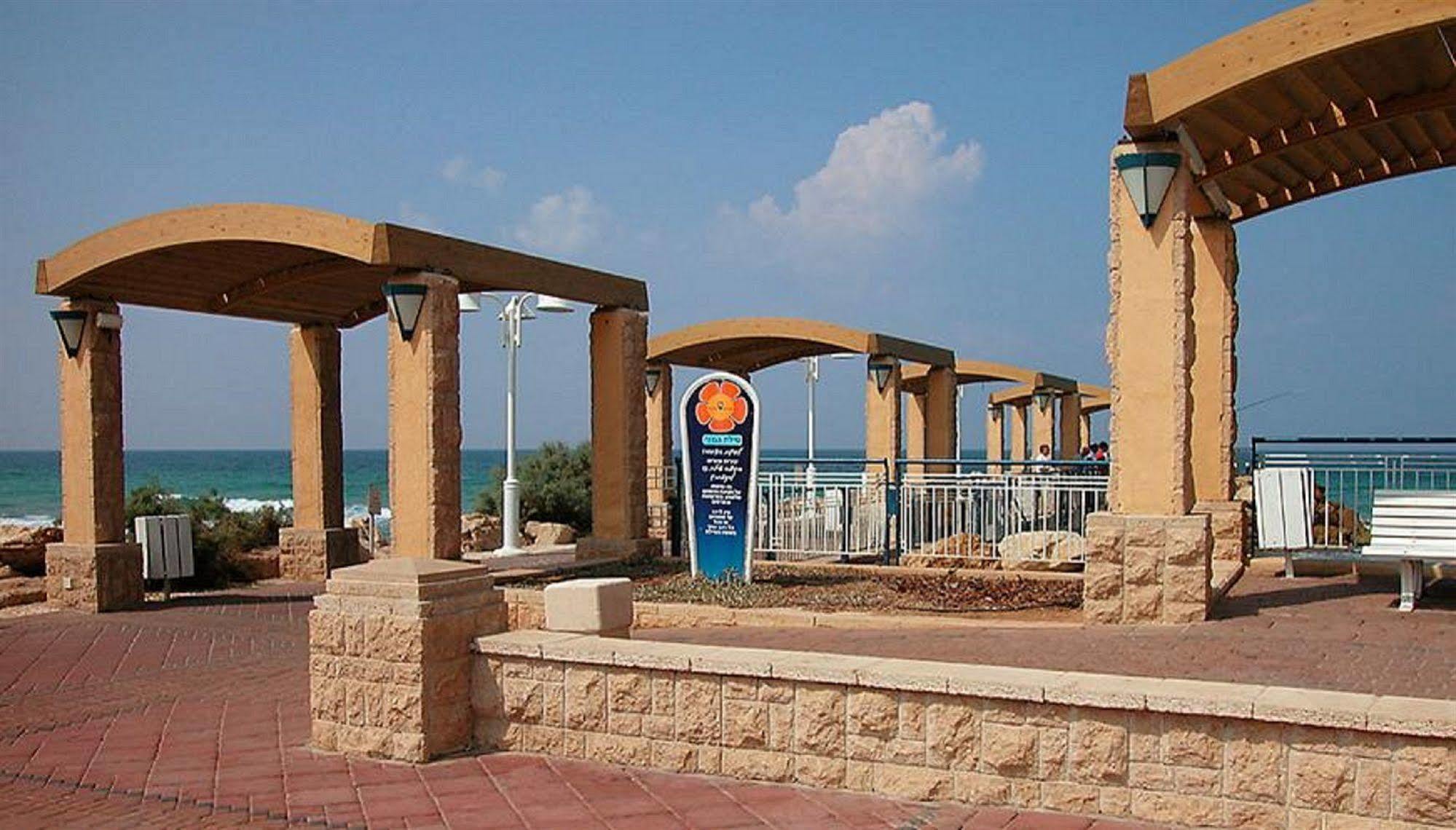 Ga'Aton Motel Нахария Екстериор снимка
