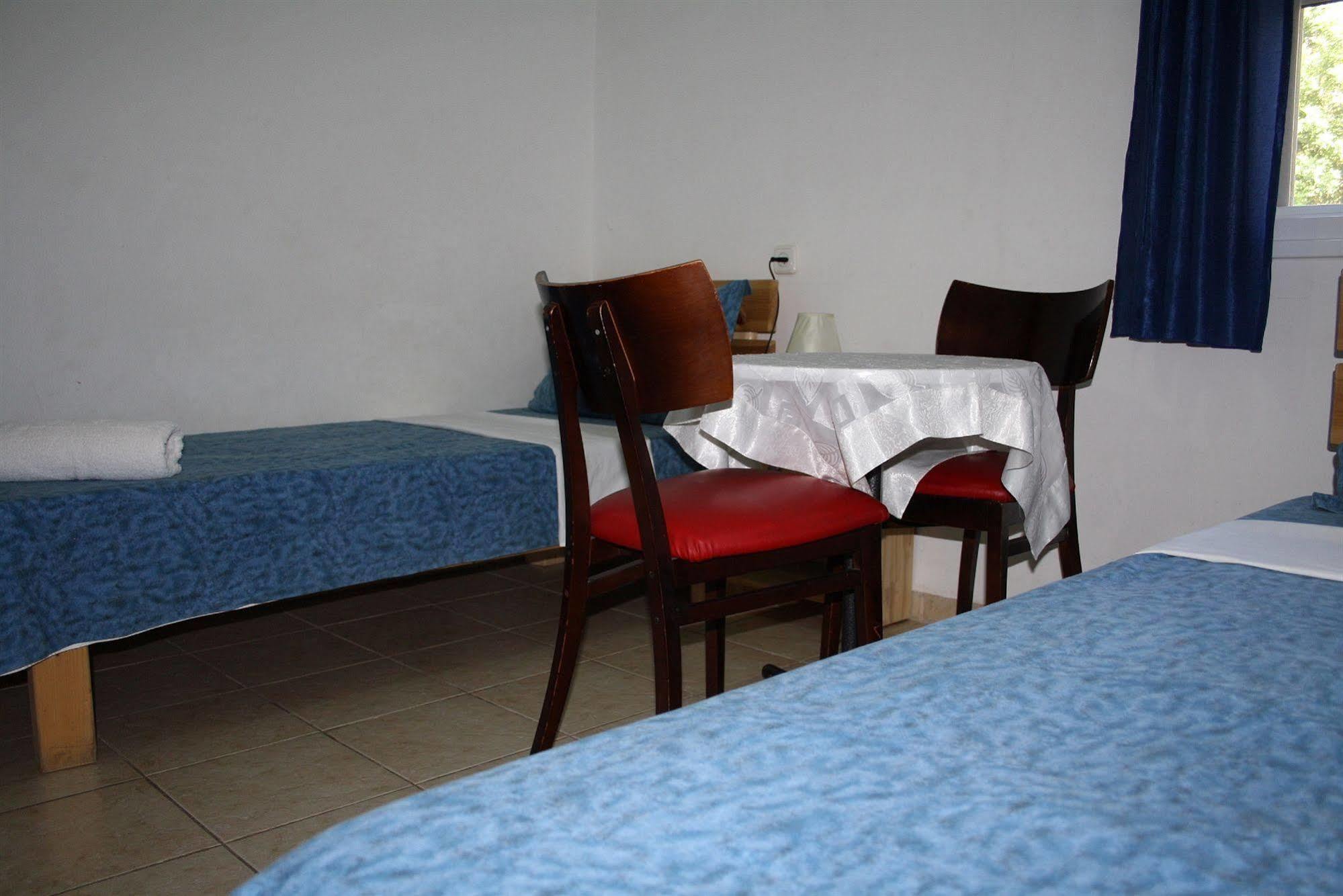 Ga'Aton Motel Нахария Екстериор снимка